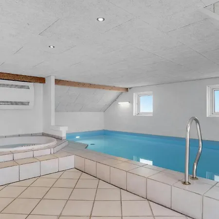 Feriehus Cozy In Hvide Sande With Sauna *
