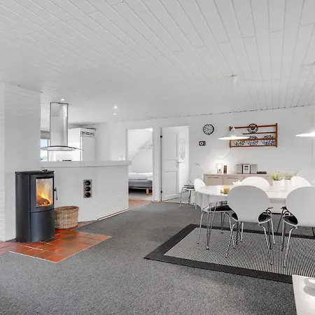 5 Bedroom Stunning In Hvide Sande Bjerregård