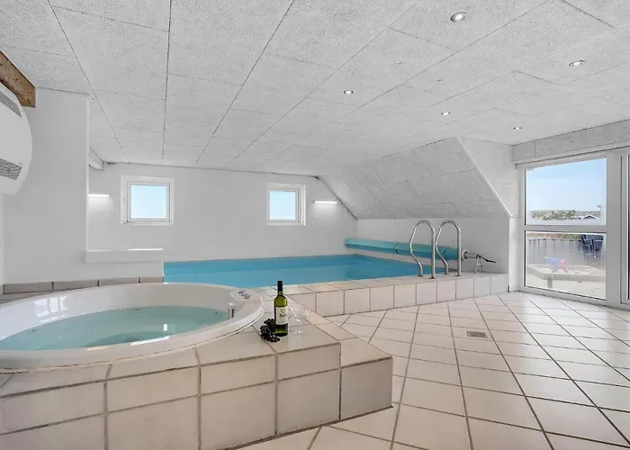 Vakantiehuis 5 Bedroom Stunning In Hvide Sande Bjerregård