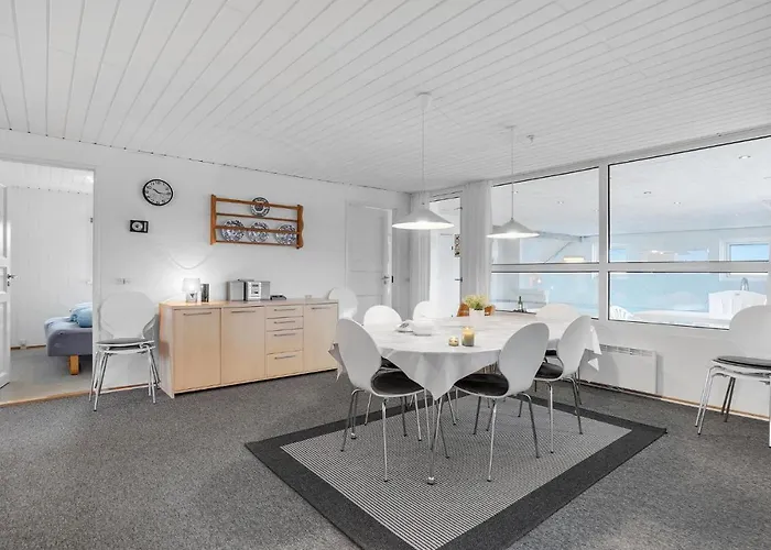 5 Bedroom Stunning In Hvide Sande Vakantiehuis