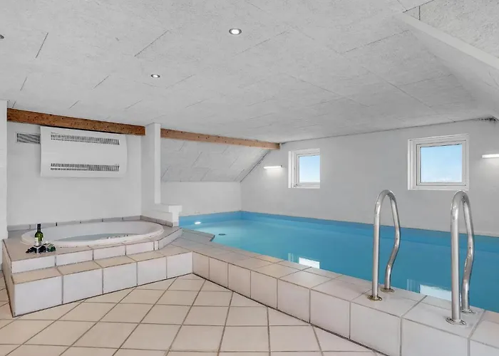 Vakantiehuis 5 Bedroom Stunning In Hvide Sande *