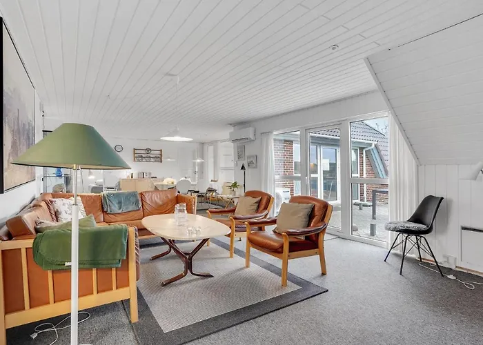 5 Bedroom Stunning In Hvide Sande Bjerregård