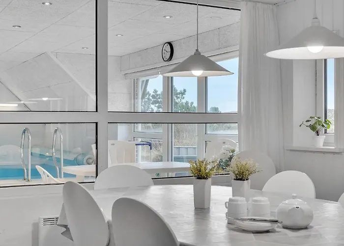 Vakantiehuis 5 Bedroom Stunning In Hvide Sande *